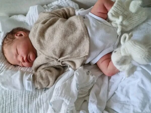 Baby Twinnie 17" Little Infant Girl in Wonderful Dreamland - Image 3